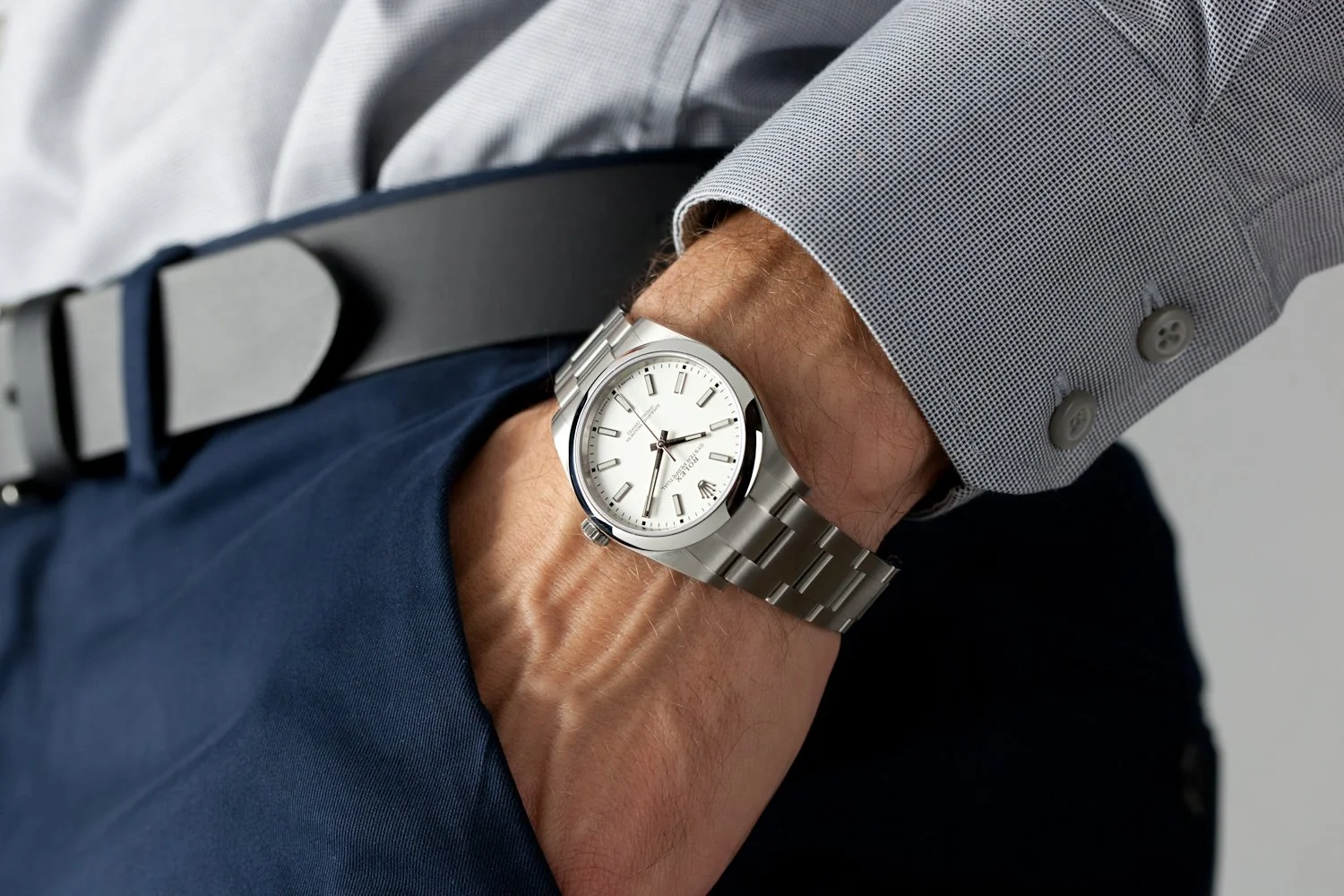 Rolex oyster perpetual 39 wrist discount